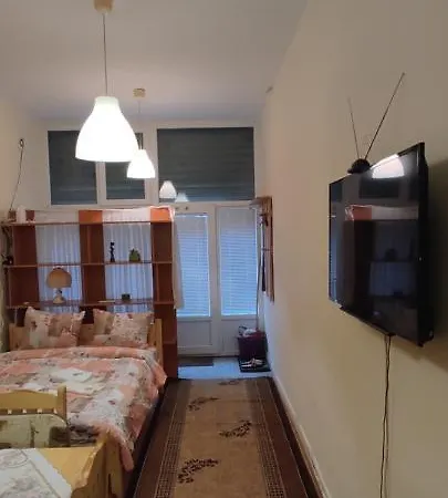 Comfortable And Cosy Near Ndk Apartment *