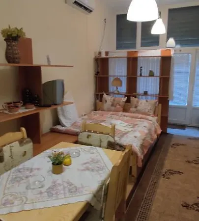 Apartment Comfortable And Cosy Near Ndk